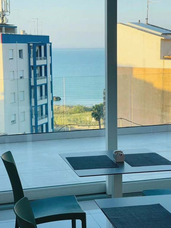 Gheloi Room