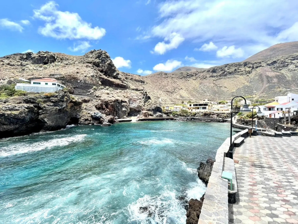 Bonito apartamento de 2 domitorios frente al mar