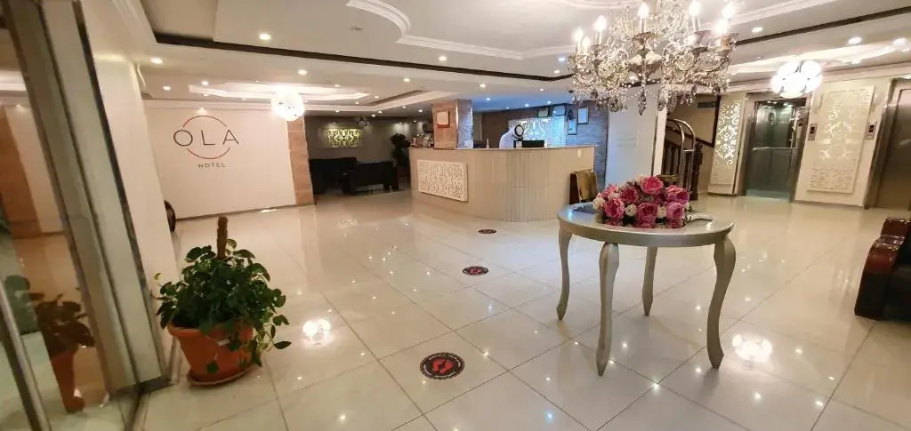 Saryet Al Hamra Hotel Apartments