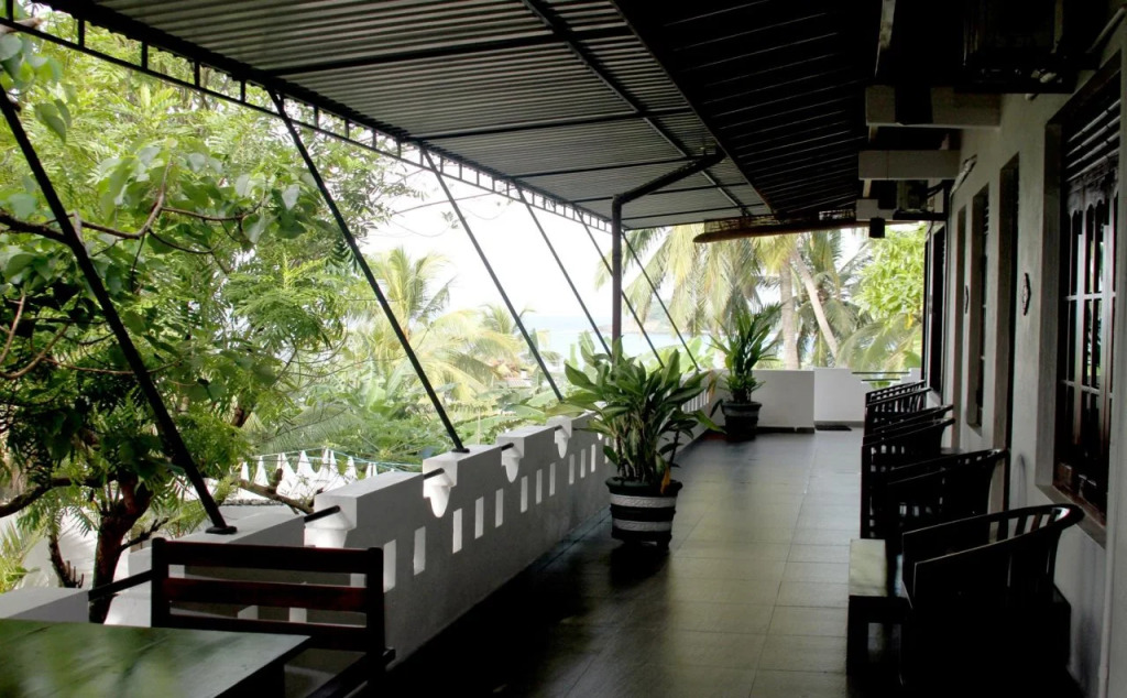 Hotel Happy Night & Restaurant