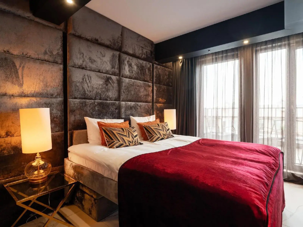 Art Suites Luxury Hotel