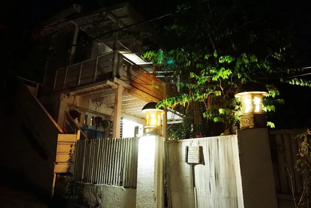 Salon de Nomad Gili T.