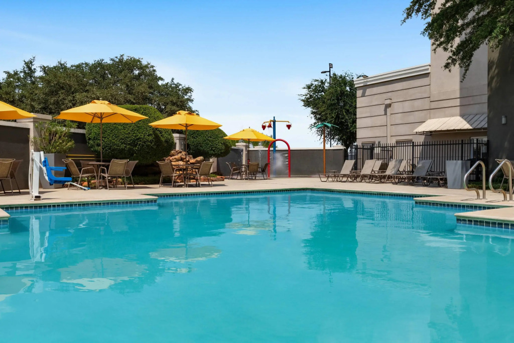 La Quinta by Wyndham Arlington North 6 Flags Dr