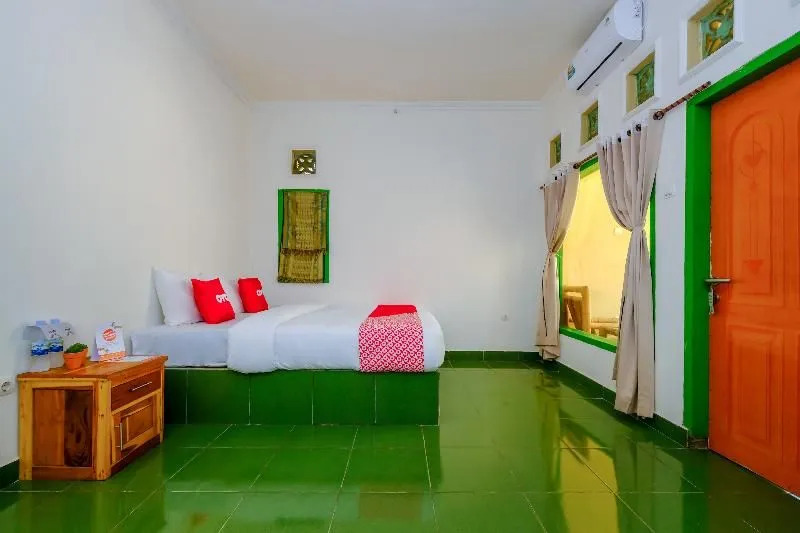 1793 Kuta Circle Homestay