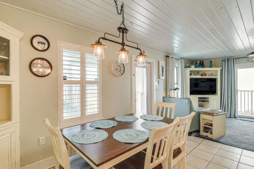 Balcony w/ Pool & Beach Views: Gulf Shores Condo!