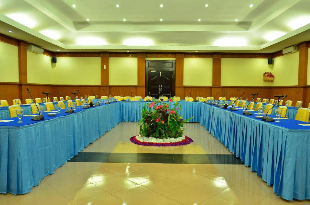 Inna Sindhu Beach Hotel & Resort