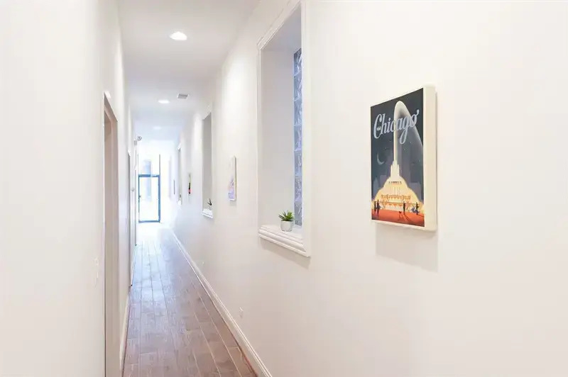 Sleek Studio in Lincoln Park by Sonder