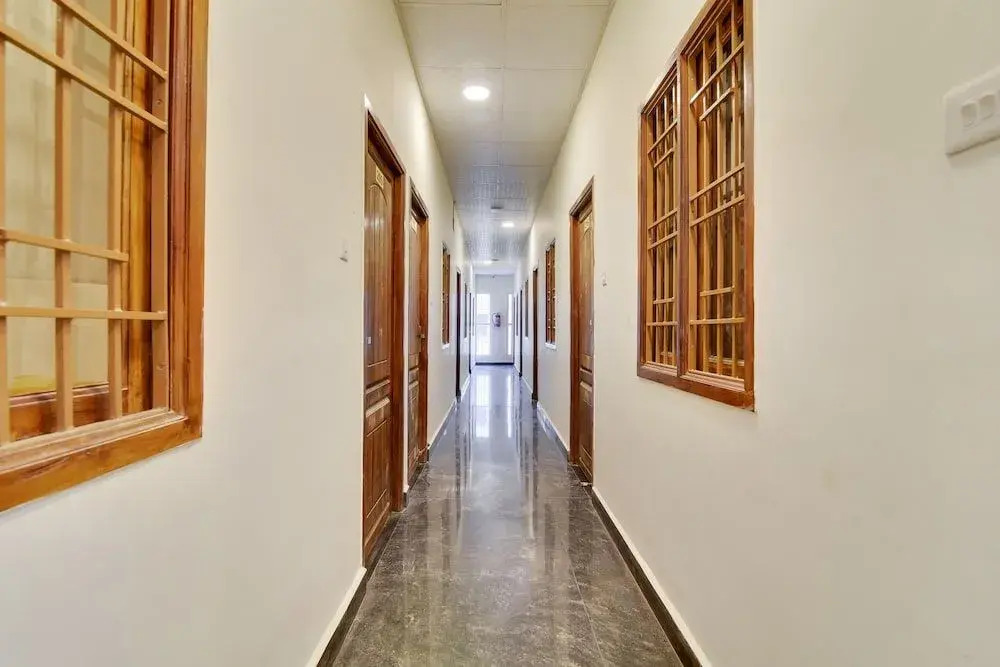 Oyo Flagship 39748 Om Sakthi Complex Pethuchettypet