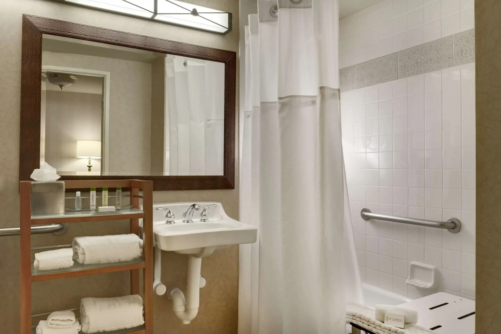 DoubleTree Suites by Hilton Phoenix