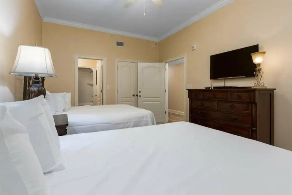 Phoenix West Ii 2606 3 Bedroom Condo By Redawning