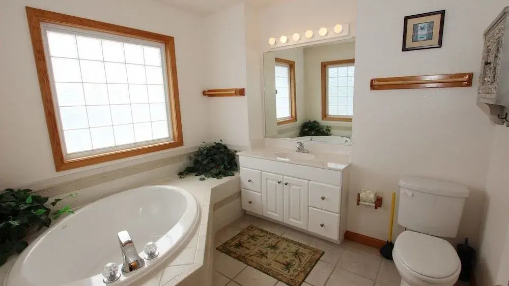 St. Nicks - 6 Br Home