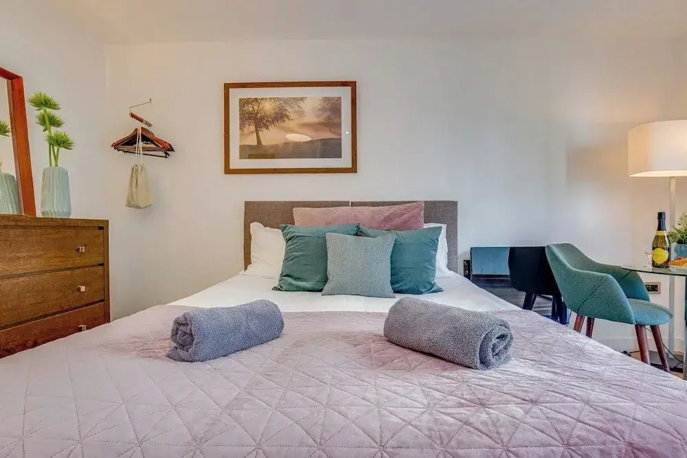 Sheffield 3rd fl City Studio Apartment