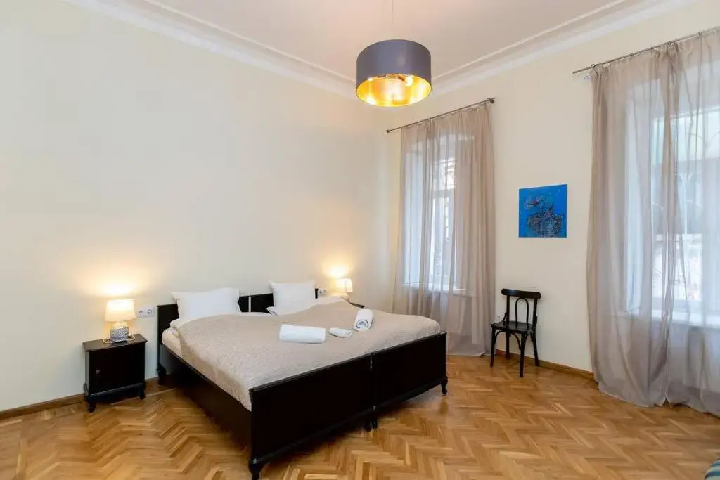 Precious 2 Bedroom apt In The Heart Of Tbilisi