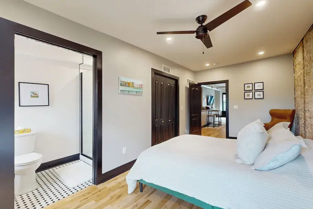 1 BR Apartment w/ Full Kitchen & Great Location