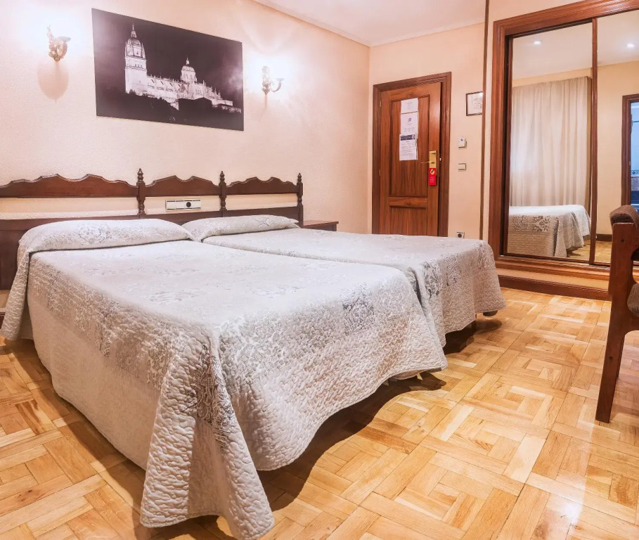 Hotel Castellano I