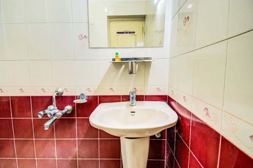 FabHotel Oriental Suites