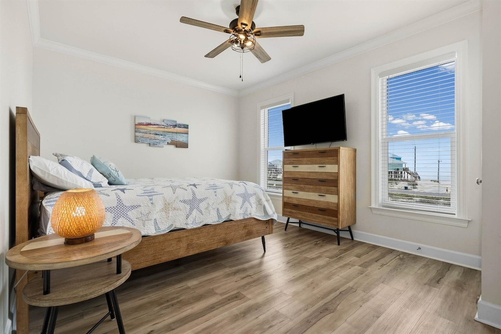 Seas The Day - 2830 Bienville Blvd 5 Bedroom Home