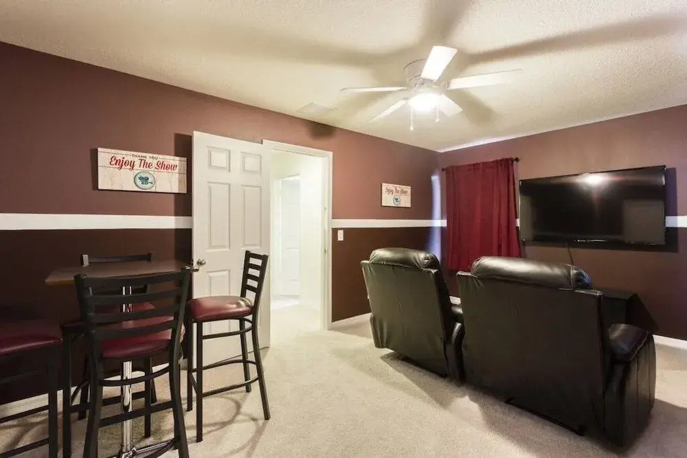 Fabulous 6 Bed Pool Home With Game Room 6 Bedroom Home by RedAwning