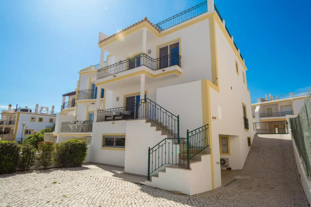 Villa Linda, Alto da Ria