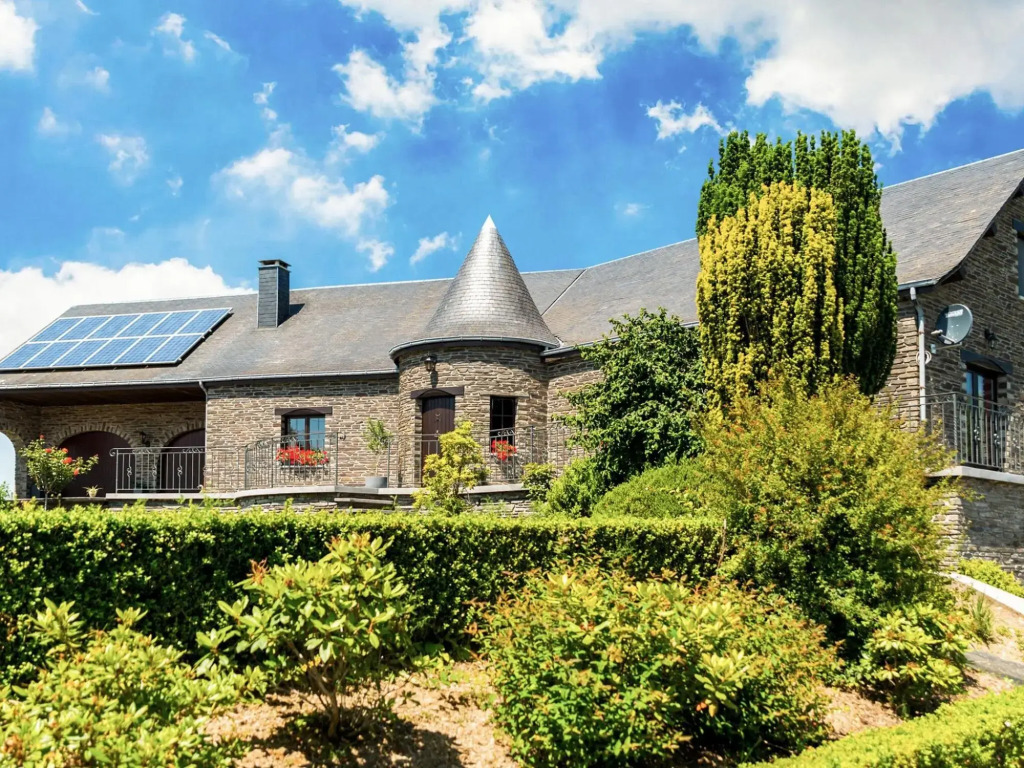 Appealing villa in Bièvre with garden