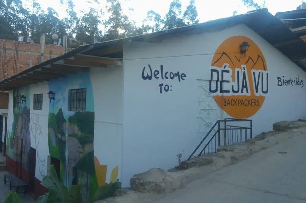 Déjà Vu Backpackers