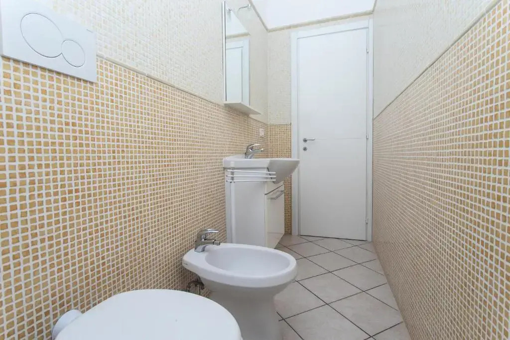 N165 - Numana, nuovo quadrilocale con terrazzo