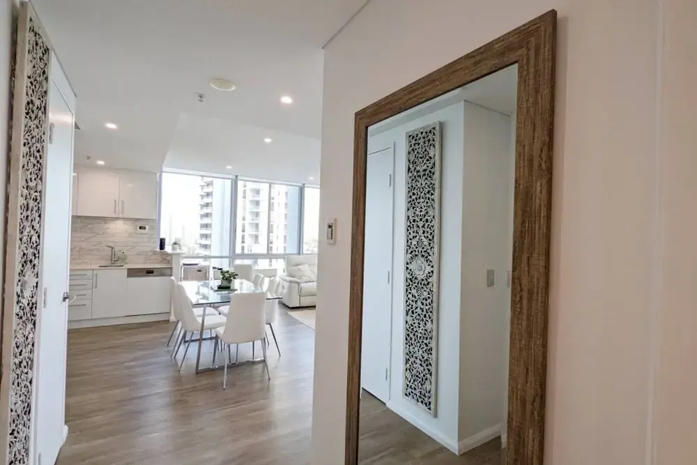 Beautiful 1 Bedroom Gold Coast Retreat With Free Parking