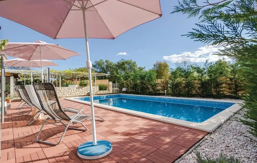 Gorgeous Home In Nedescina