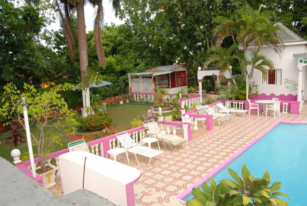 Pink Hibiscus Bed and Breakfast
