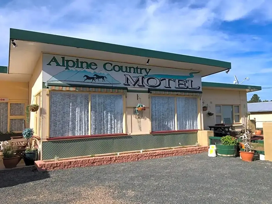 ALPINE COUNTRY MOTEL 4mile