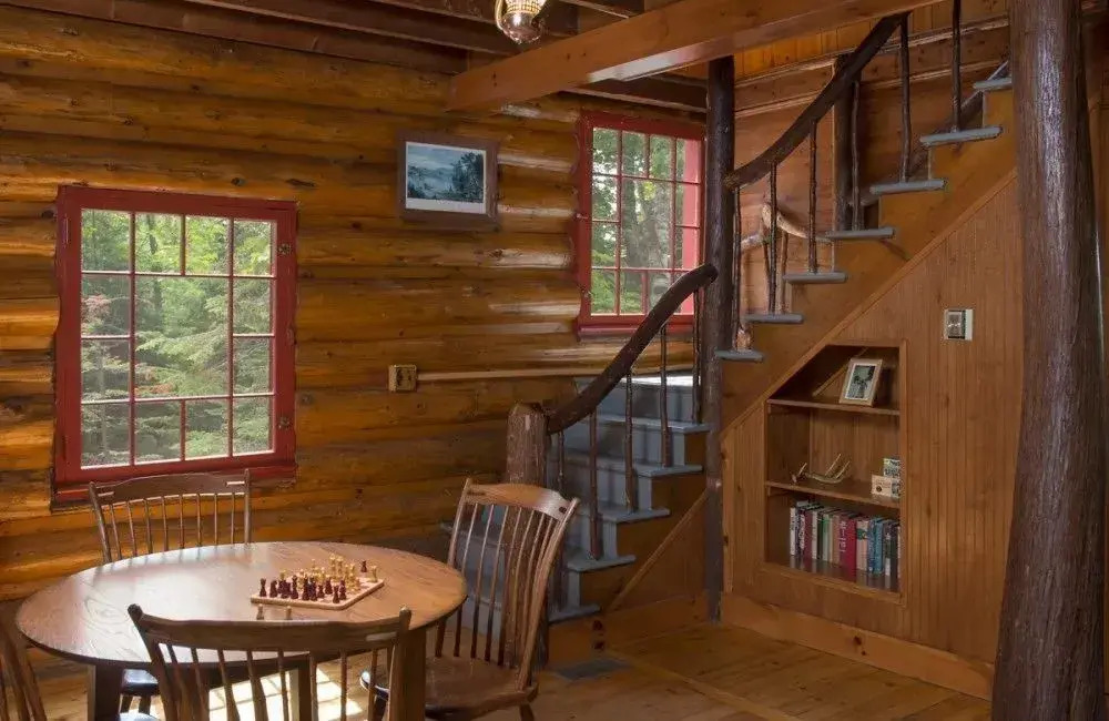 Elk Lake Lodge