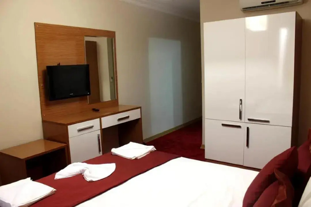 Grand City Hotel