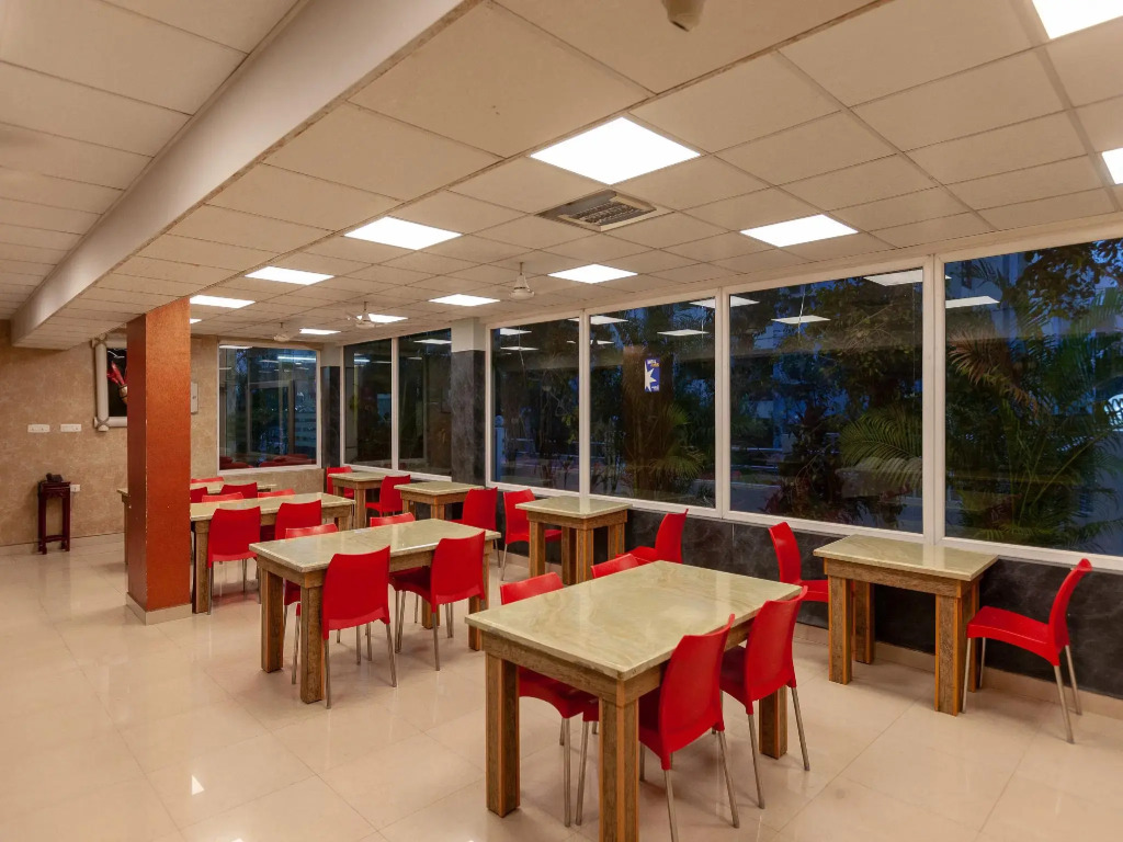 Lotels Hotel