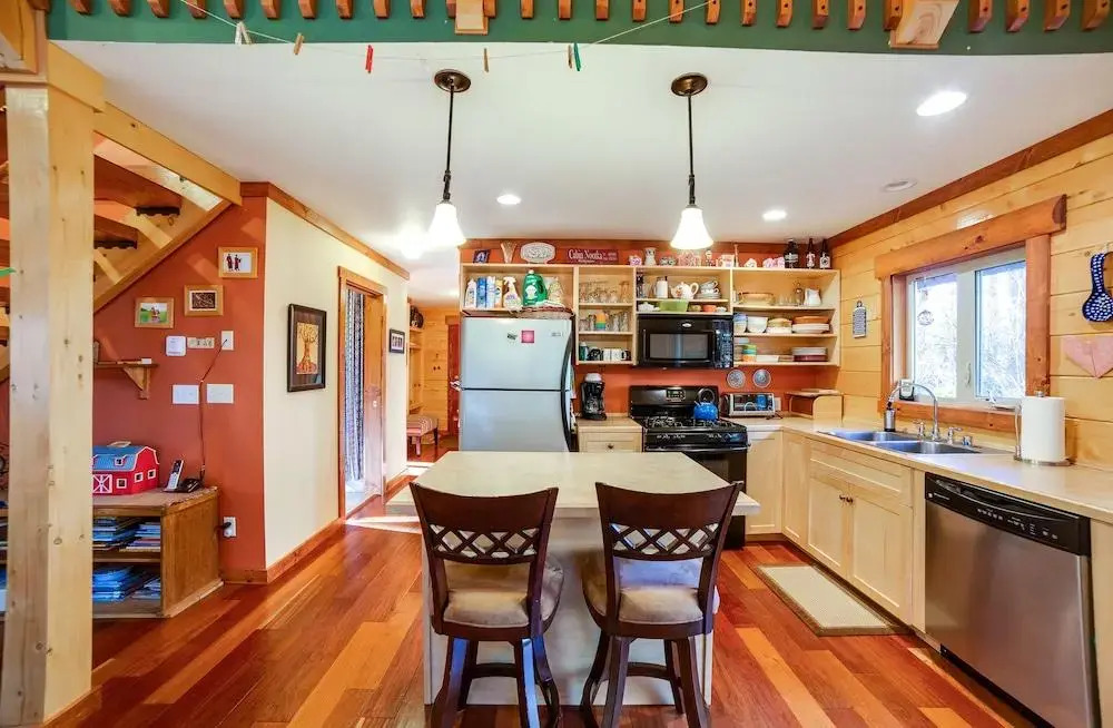21GS - Log Cabin - Pets Ok - Sleeps 6