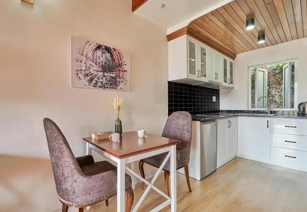 Little Colmar - Homestay & Pottery Studio
