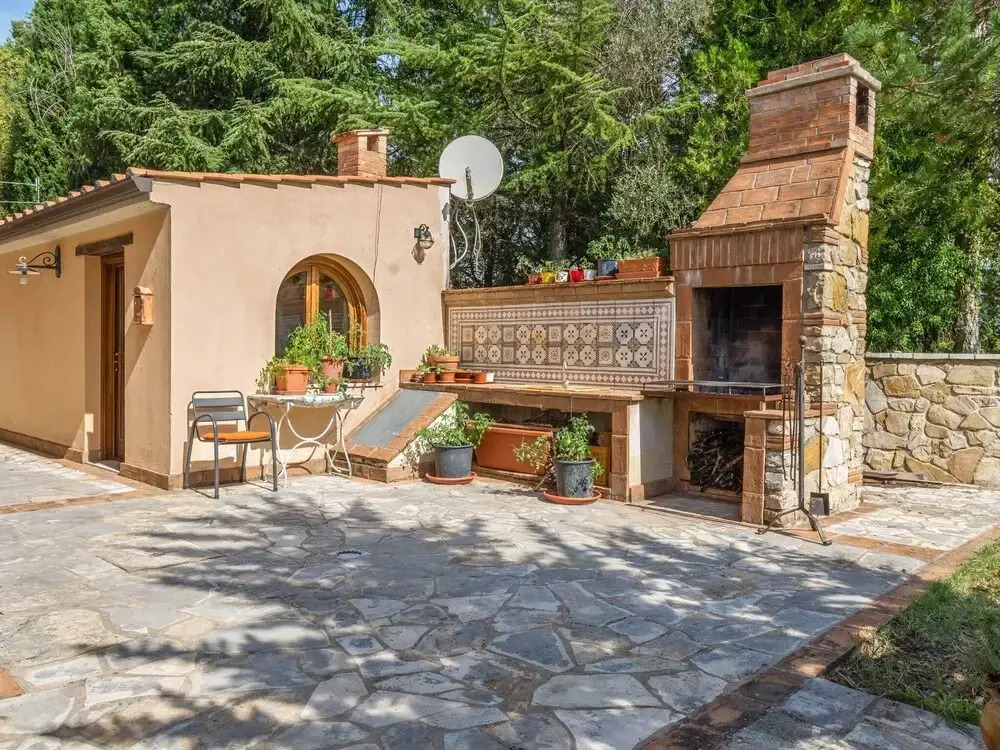Inviting Farmhouse In San Venanzo With Garden