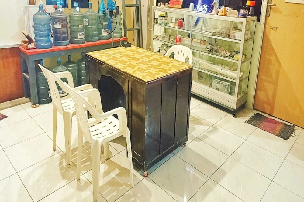 Hotel O near Ahmad Yani International