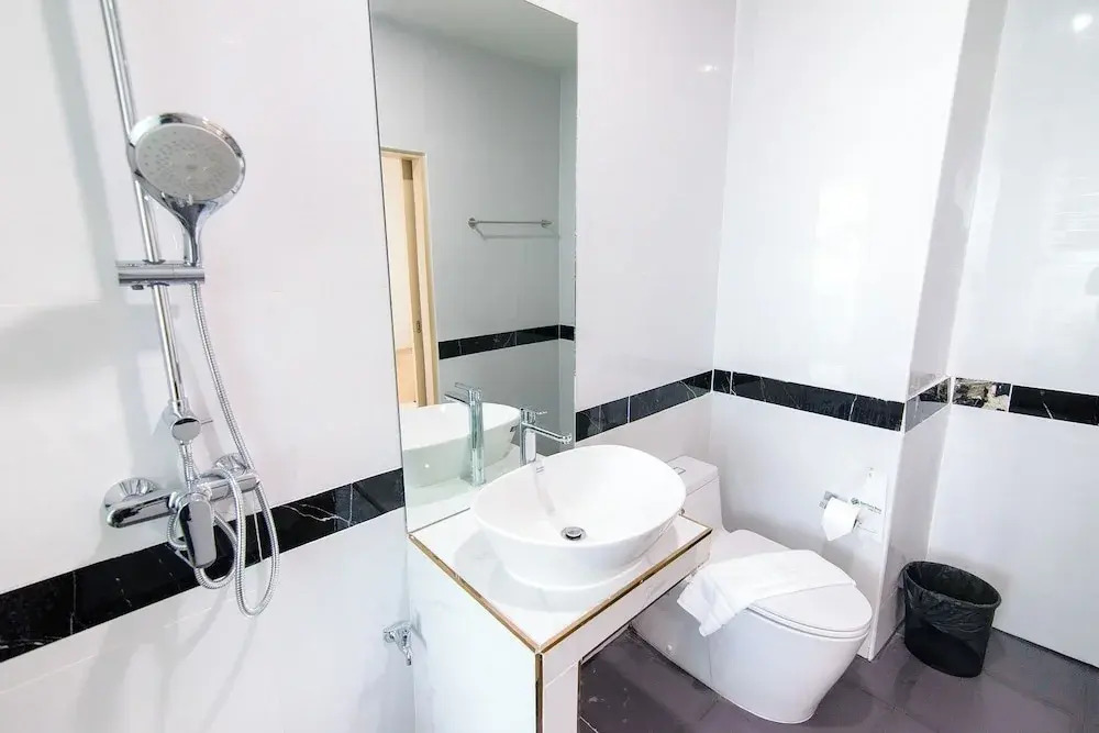 Bear & Bird Hotel โรงแรม แบร์ แอนด์ เบิร์ด
