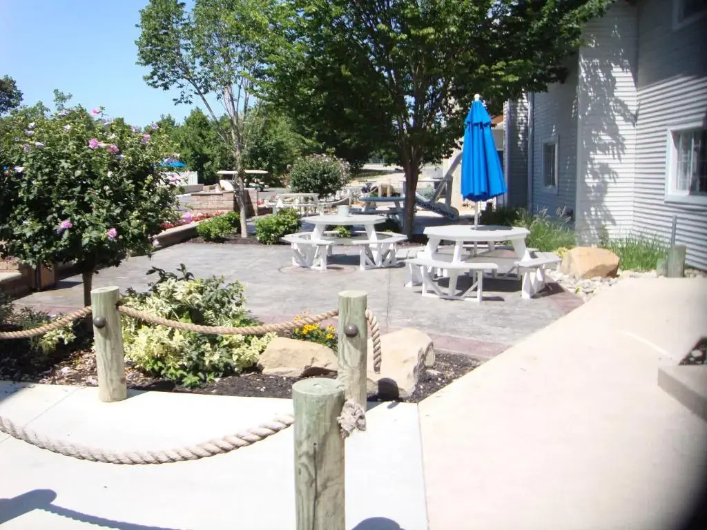 Put-In-Bay Poolview Condo #2