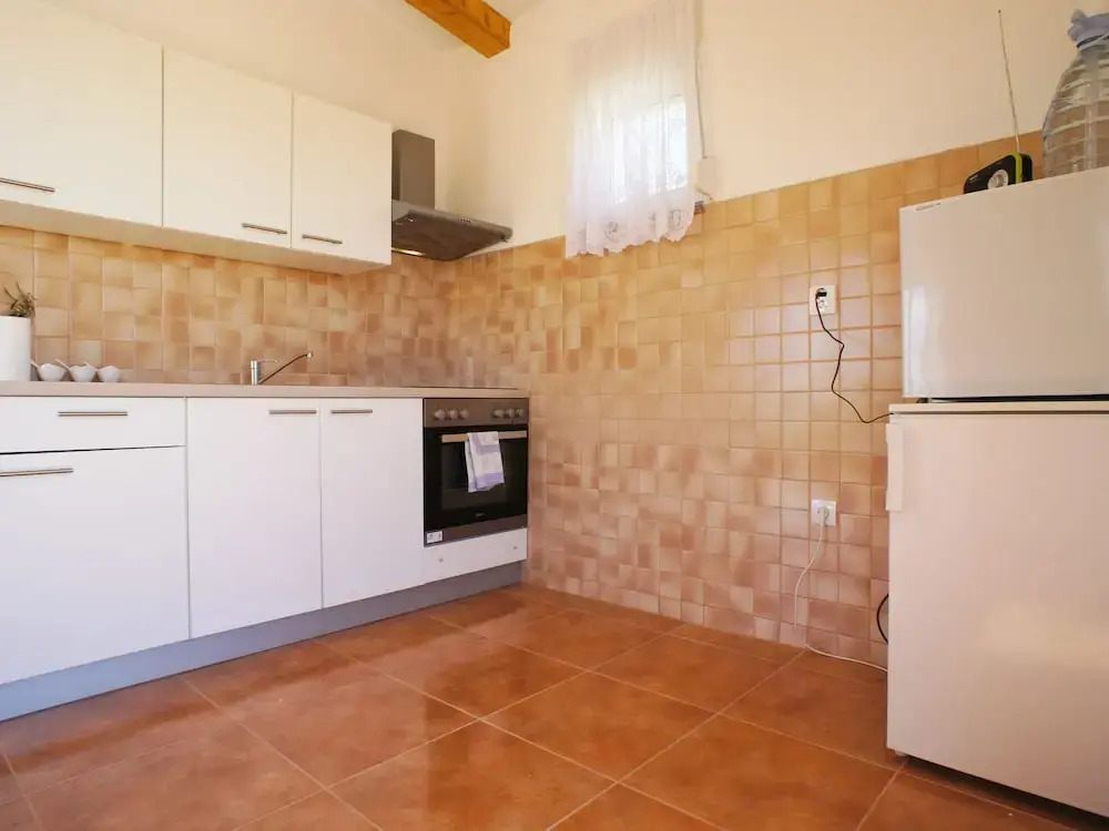 Bungalow With Spacious Garden, Near the Beach in Medulin