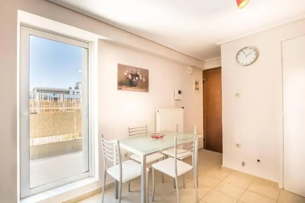 Penthouse with big terrace 2 mins from the metro