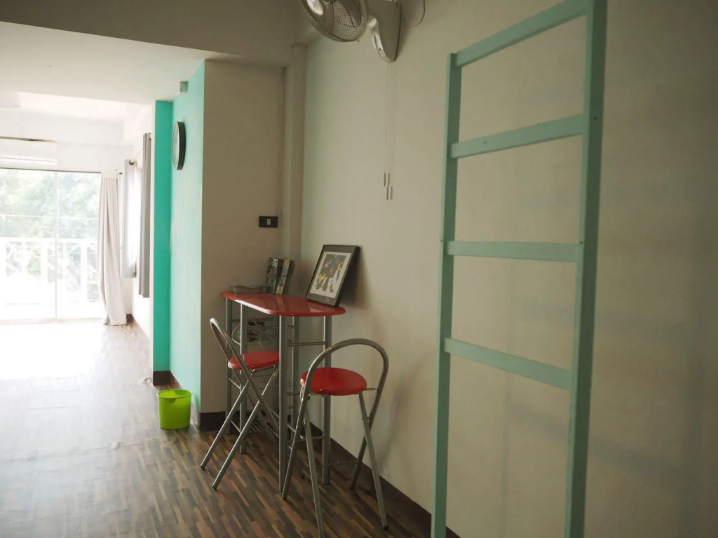B7 Hostel