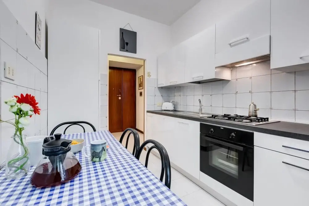 Nice and Bright 2 Beds Flat Near San Giovanni