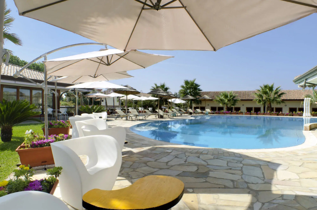 Heracles Village Hotel