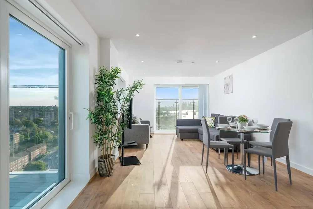 Skyvillion - River View Mins To O2 & London Excel