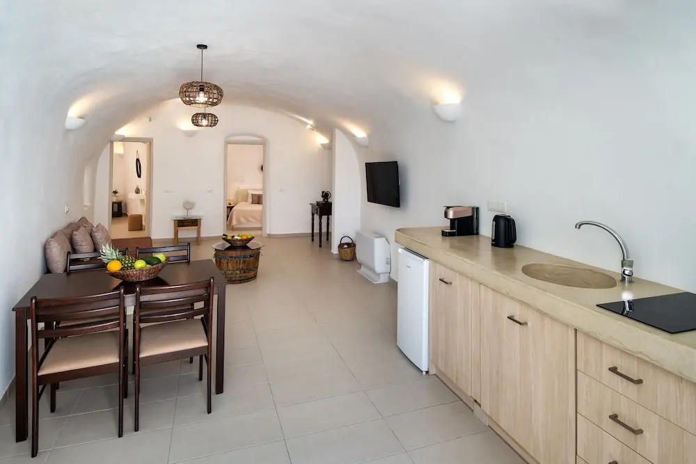 Aegean Mist Luxury Suites