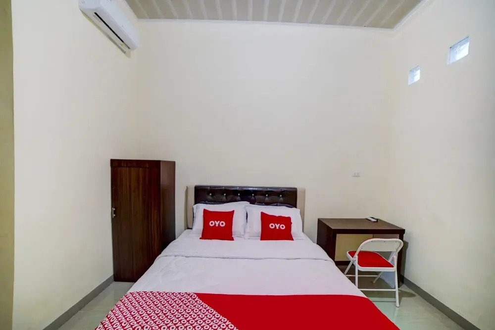 RedDoorz at Shine Guest House Tebing Tinggi