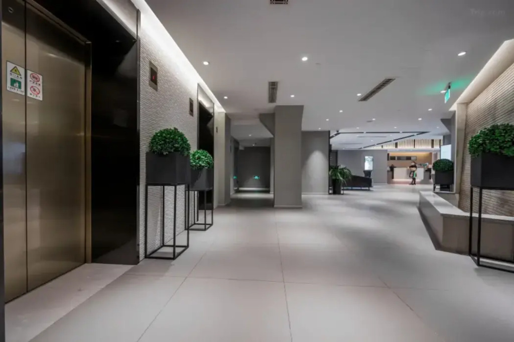 Homeinn Selected Hotel (Shanghai Ruijin hospital Dapuqiao Subway Station)