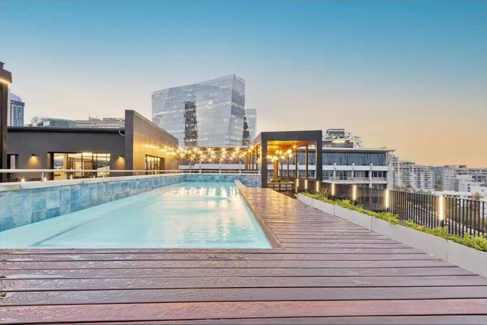 The Henlee Apartment Sandton