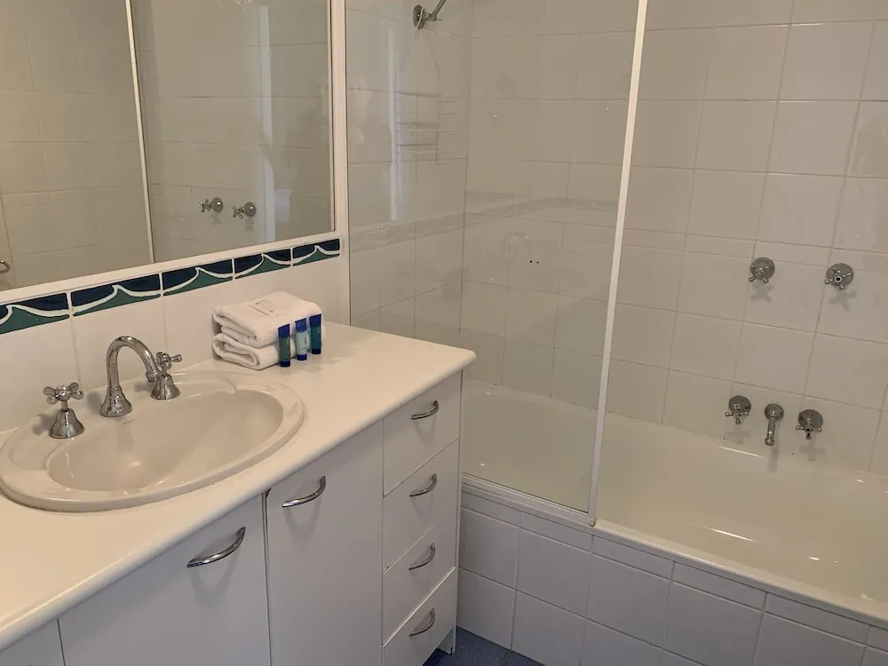 Aqua Promenade Beachfront Holiday Apartments